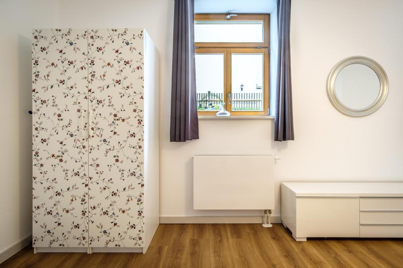 Wunderschoene Wohnung In Sanierter Villa! Incl Wifi Dresden Exteriör bild